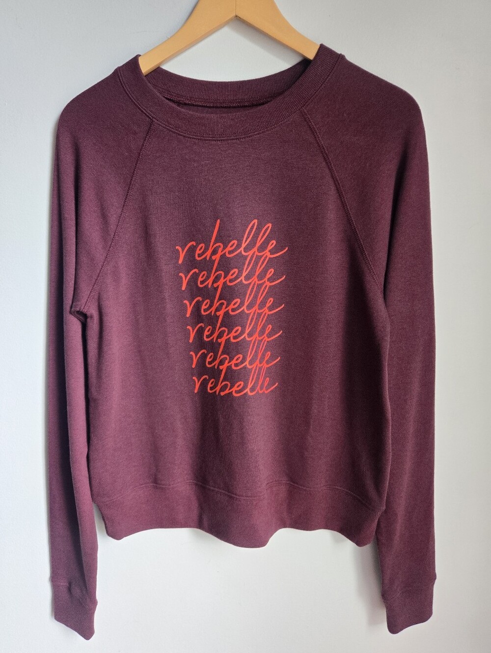 New STELLA & DOT 'Rebelle' Script Pullover Sweatshirt - Burgundy